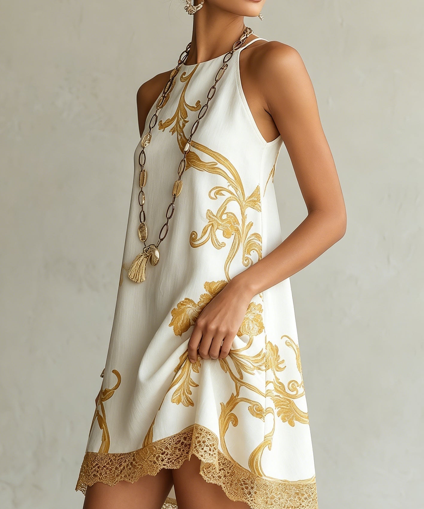 Héloïse | Vestido corto de encaje blanco con motivos dorados