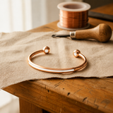 Blanca | Pulsera de cobre martillado con magnete