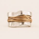 Liora | Anillo de Plata con Hilos de Oro