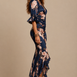 Lucía | Vestido largo asimétrico de satén con estampado floral