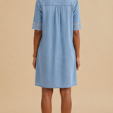 Brittany | Vestido de mezclilla que resalta la figura