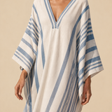 Vestido corto bordado azul y blanco