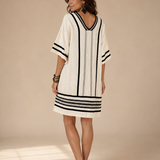 Vestido corto bordado blanco y negro a rayas
