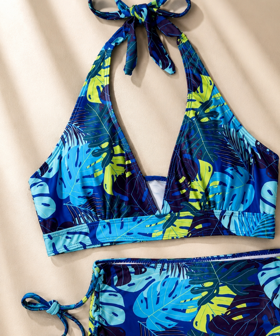 Bikini tropical con copas acolchadas