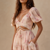 Selja | Vestido de flores con un corte delicado