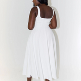 María | Vestido midi fluido con escote cuadrado