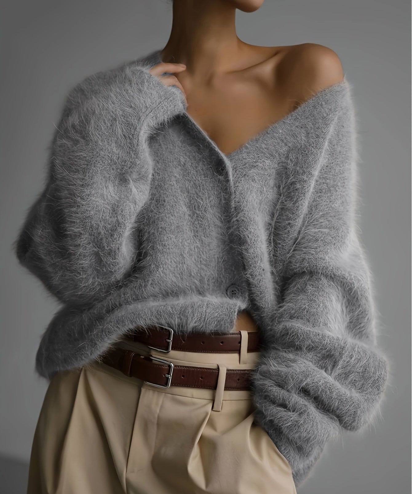 María | Suéter con cuello en V, gris