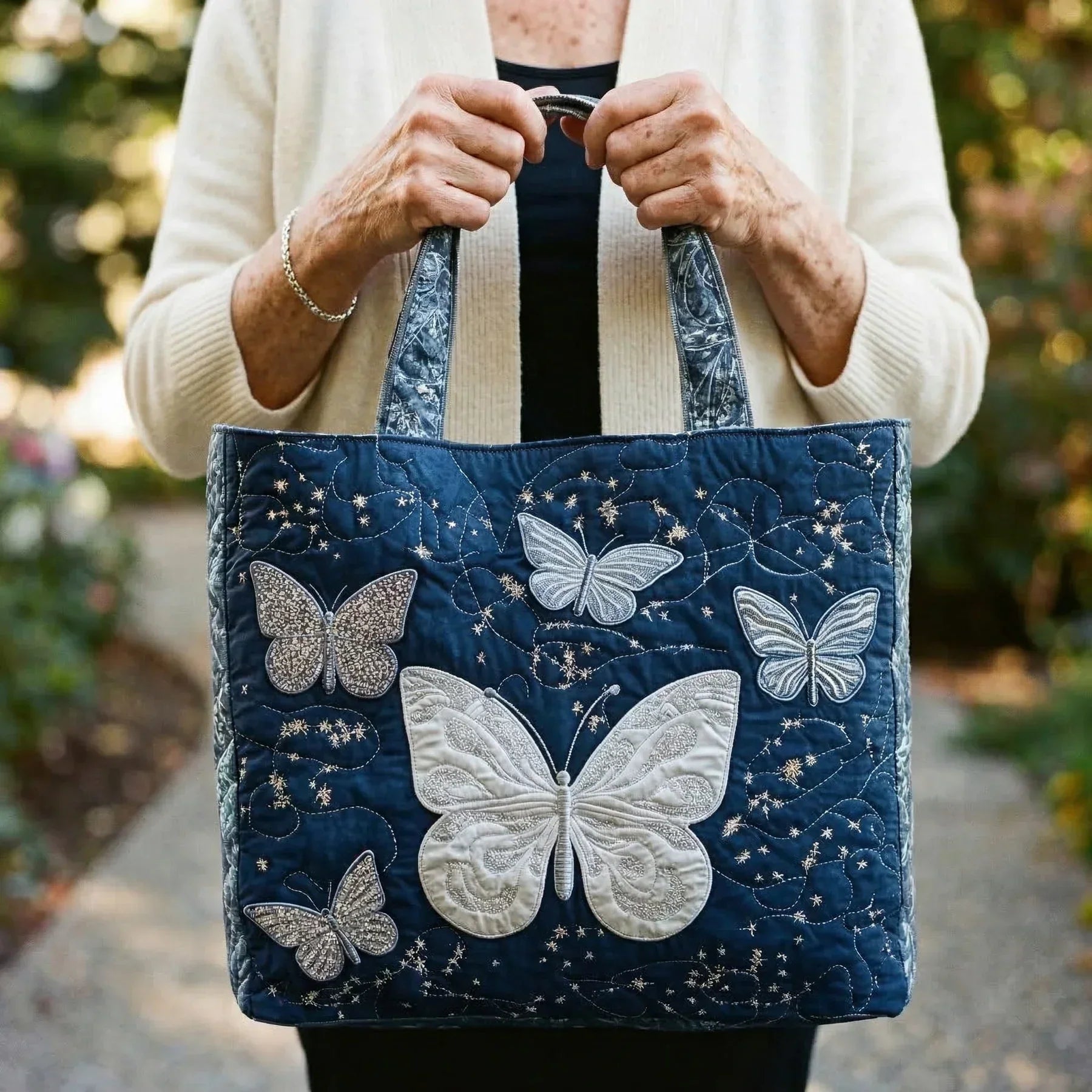 Josefina | Bolso acolchado con mariposas plateadas