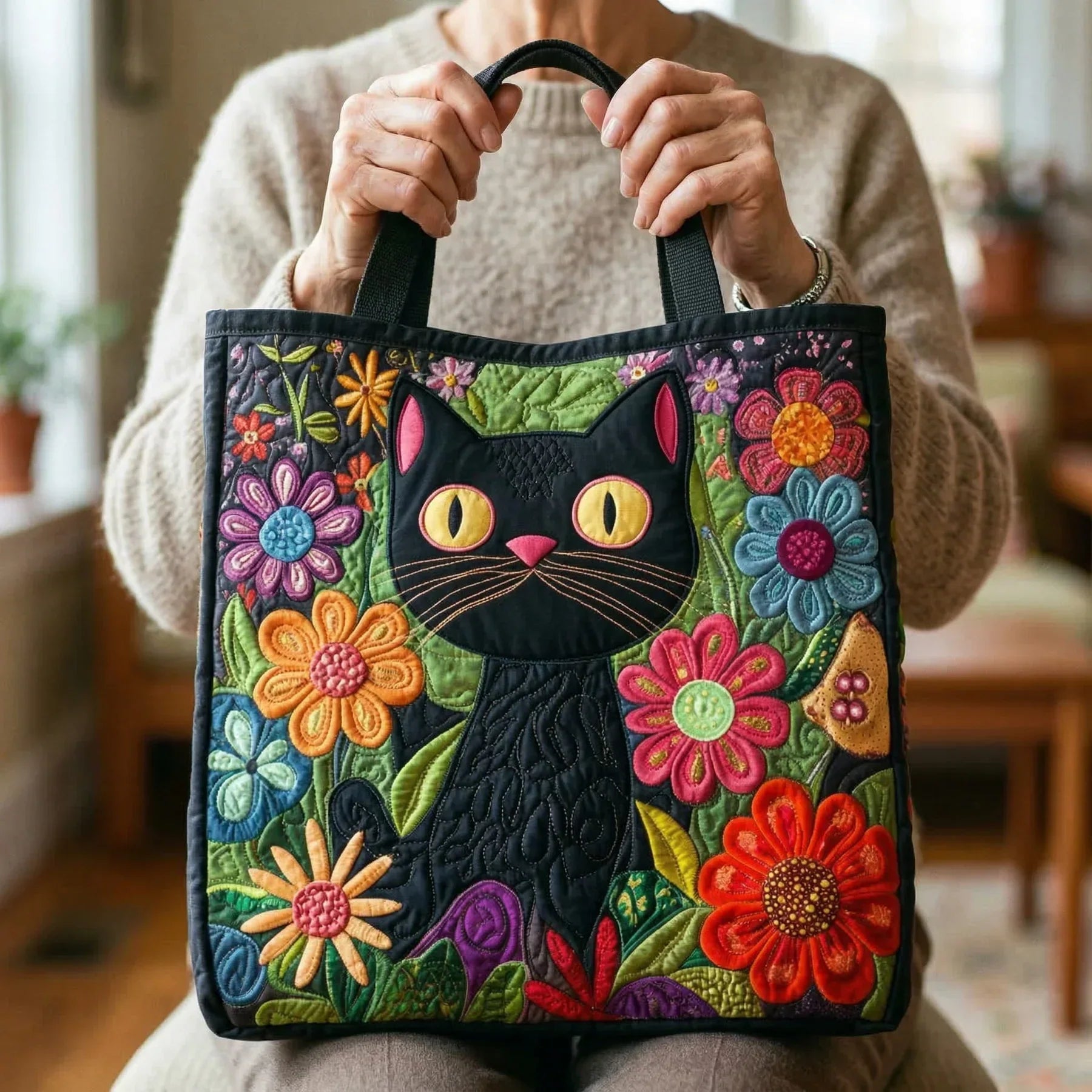 Valeria | Bolso acolchado con gato negro y flores